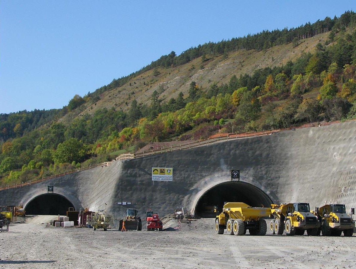 Jagdbergtunnel – Tunnelvortrieb für A4 – Ostseite, Anstich Ostportale 