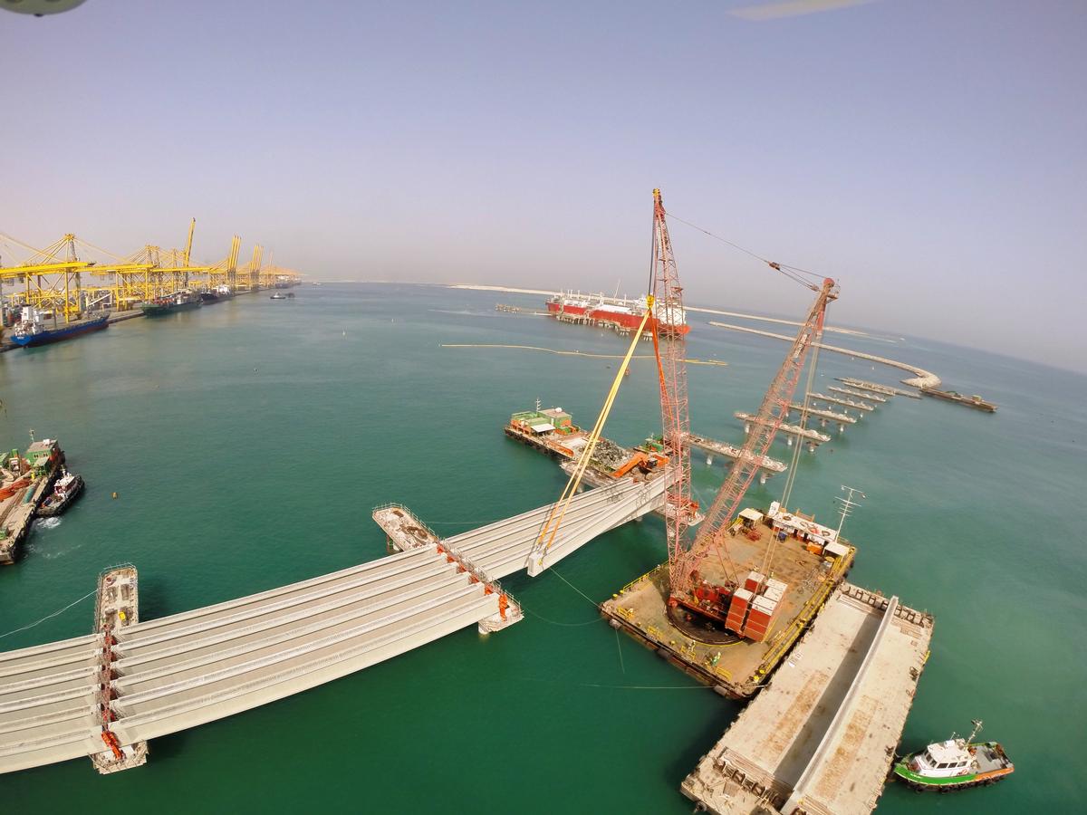 Pont d'accès du terminal conteneur 4 du port de Jebel Ali 