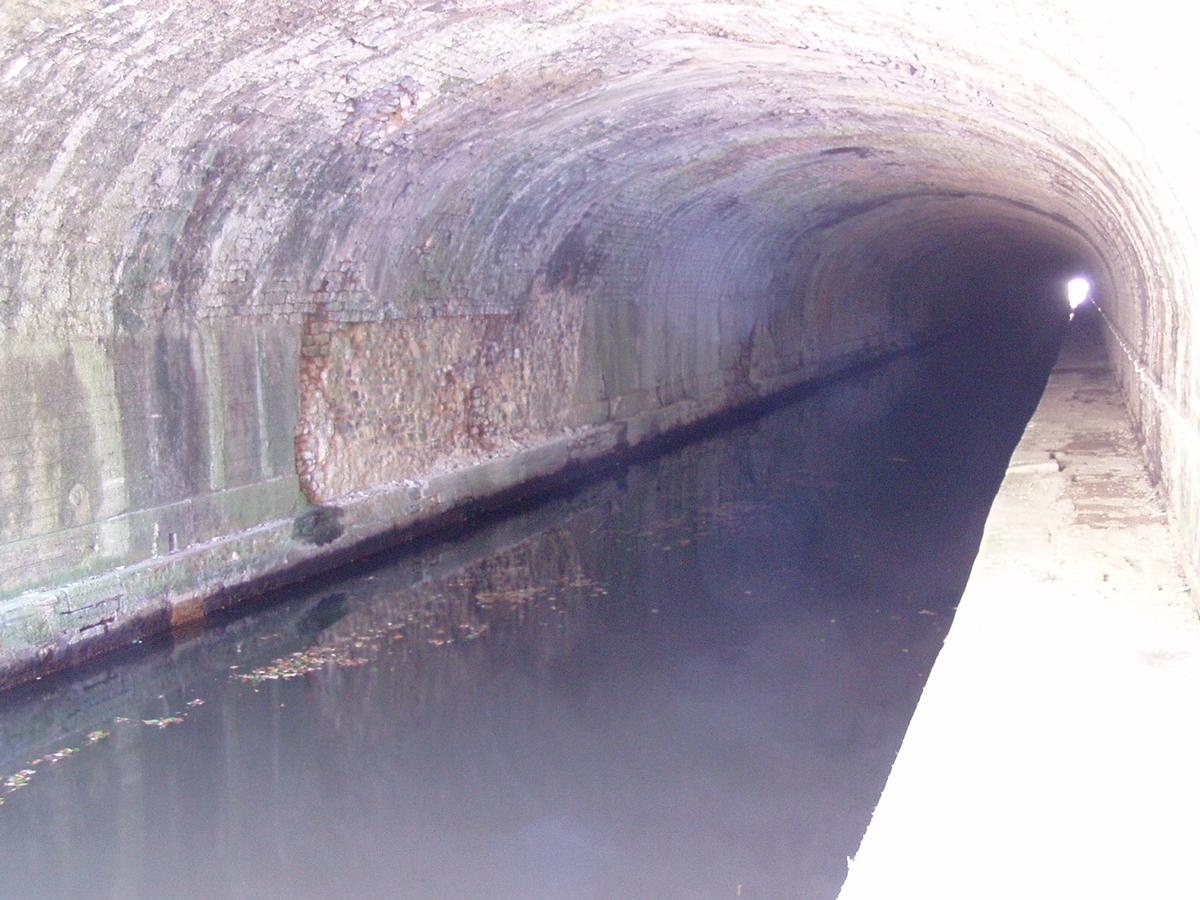 Kanaltunnel La Collancelle - Blick in den Tunnel 