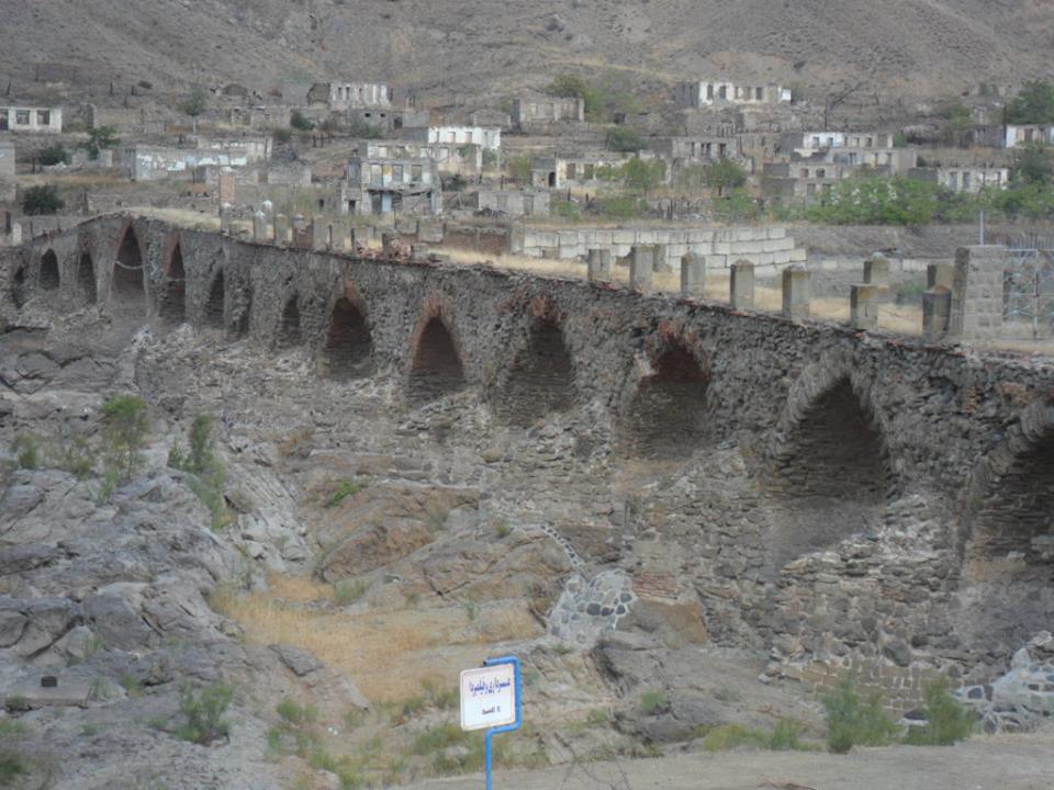 Khoda-Afarin Bridge (13th century) 