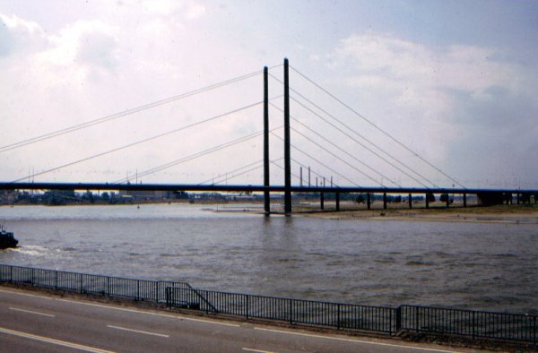 Kniebrücke, Düsseldorf, Allemagne 