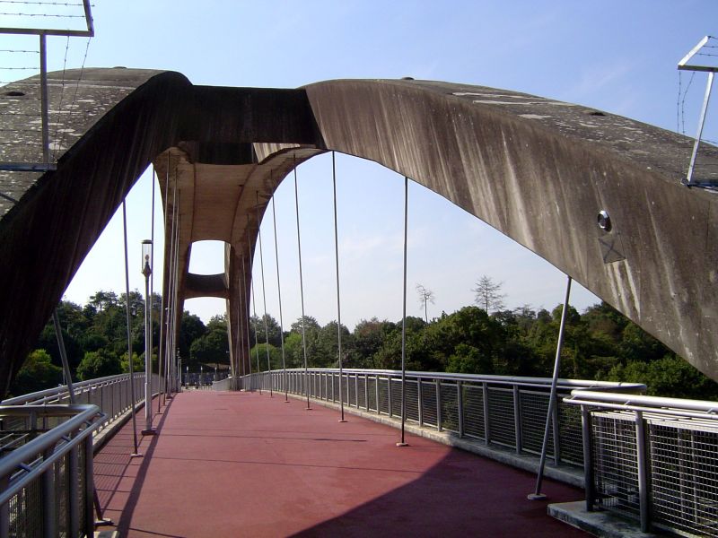 Komyoike-Brücke 