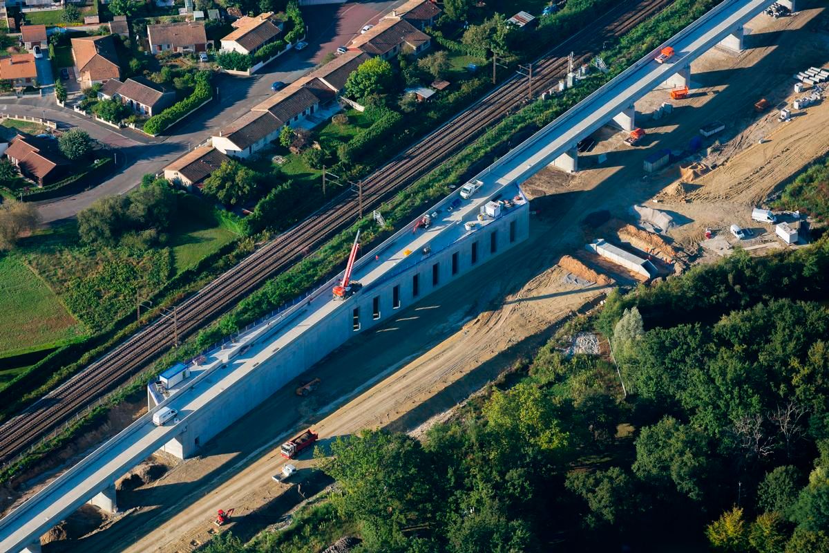 Überwerfungsbauwerk Ambarès − TGV Süd-Europa-Atlantik 
