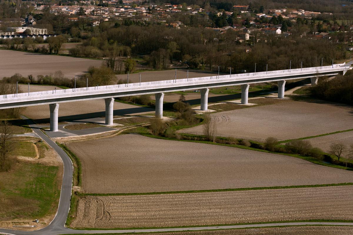 Viaduc de la Boëme − TGV Süd-Europa-Atlantik 