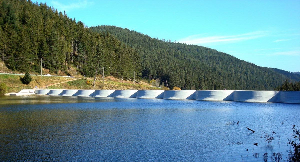 Linach Dam 