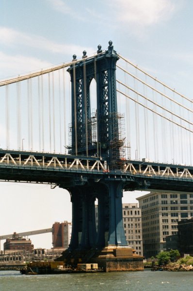 Manhattan Bridge in New York City, New York (USA) 
