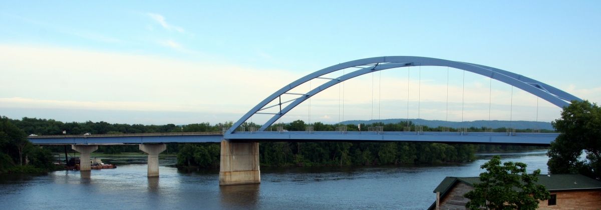 Marquette-Jolliet Bridge 