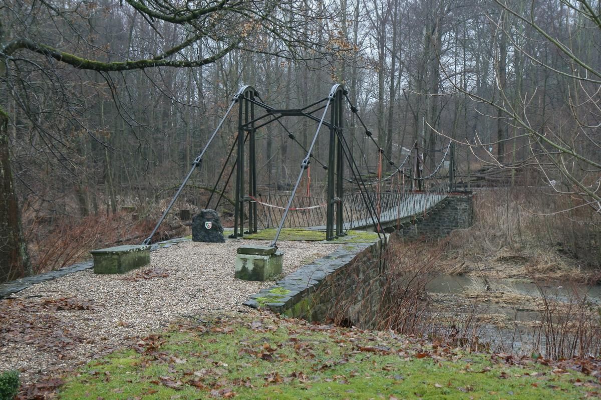 Kettenbrücke Schloss Laer 
