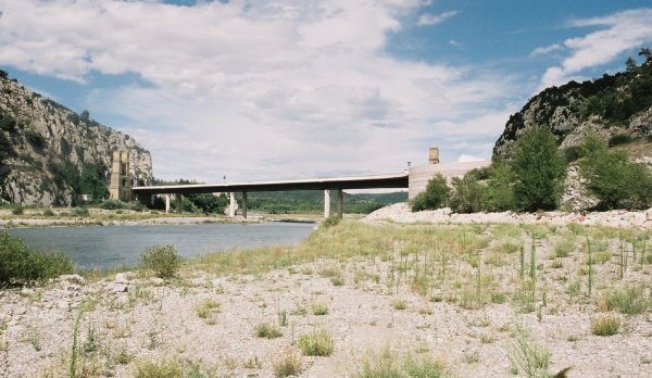 Neue Durancebrücke bei Mirabeau (Pont de Mirabeau) 