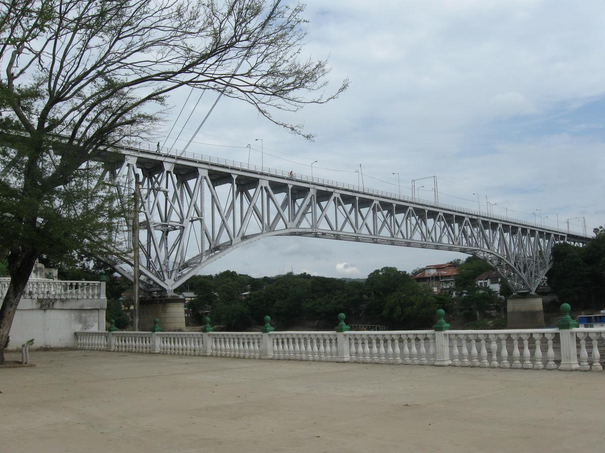 Eisenbahnbrücke Girardot 