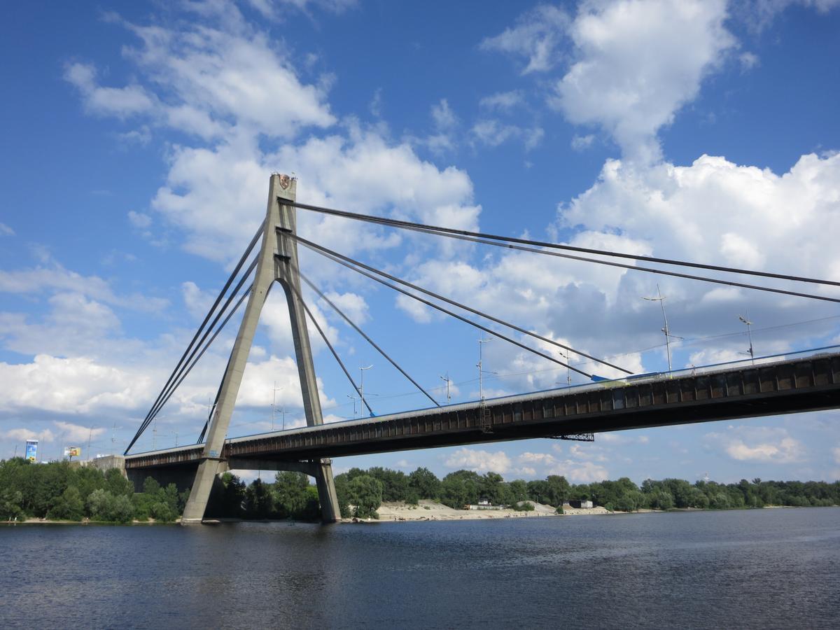 Moskovskyi Bridge 