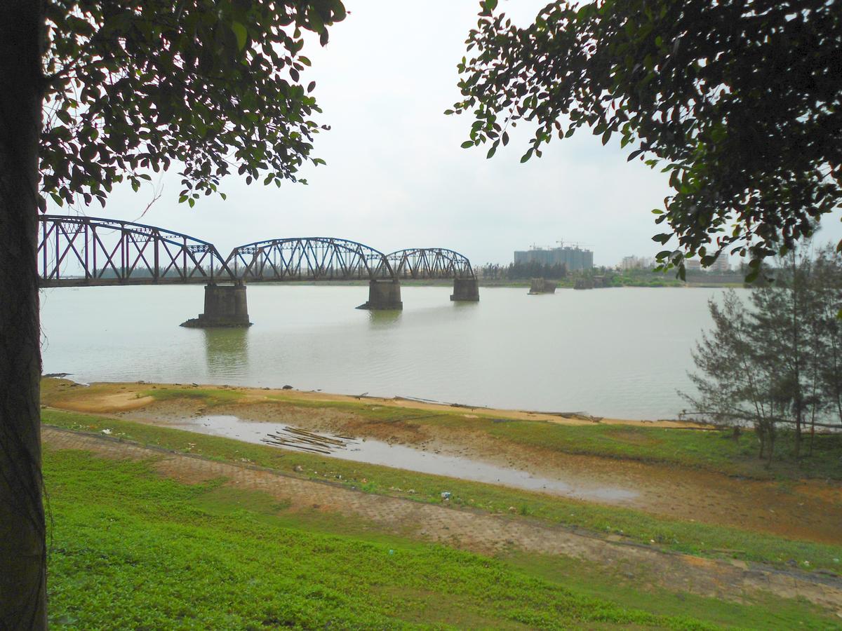 Eisenbrücke über den Nandu 
