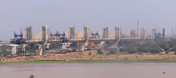 Troisième pont sur le Narmada 