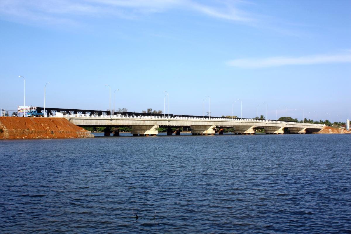 Kallady Bridge 
