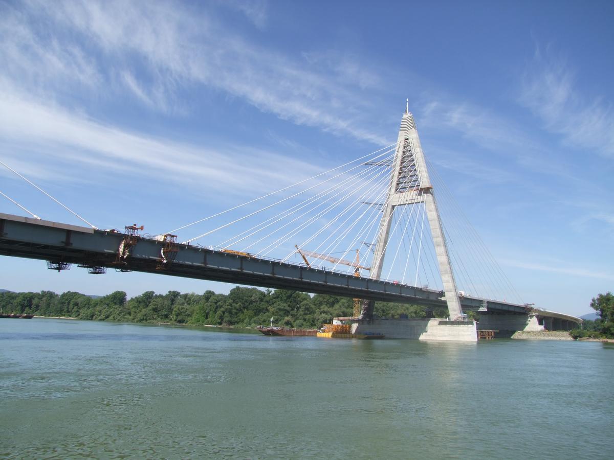 Megyeri Bridge 
