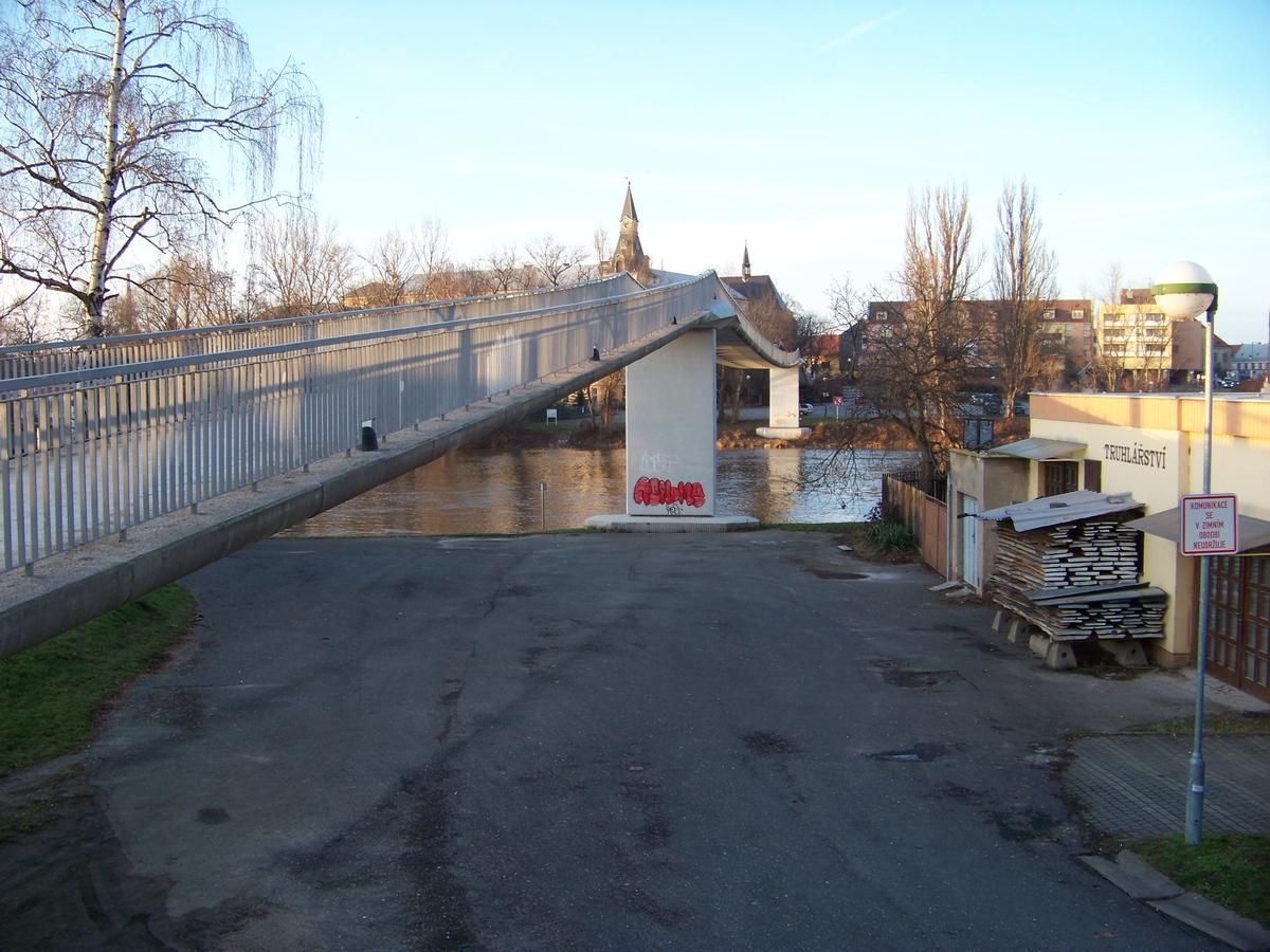 Geh- und Radwegbrücke Nymburk 