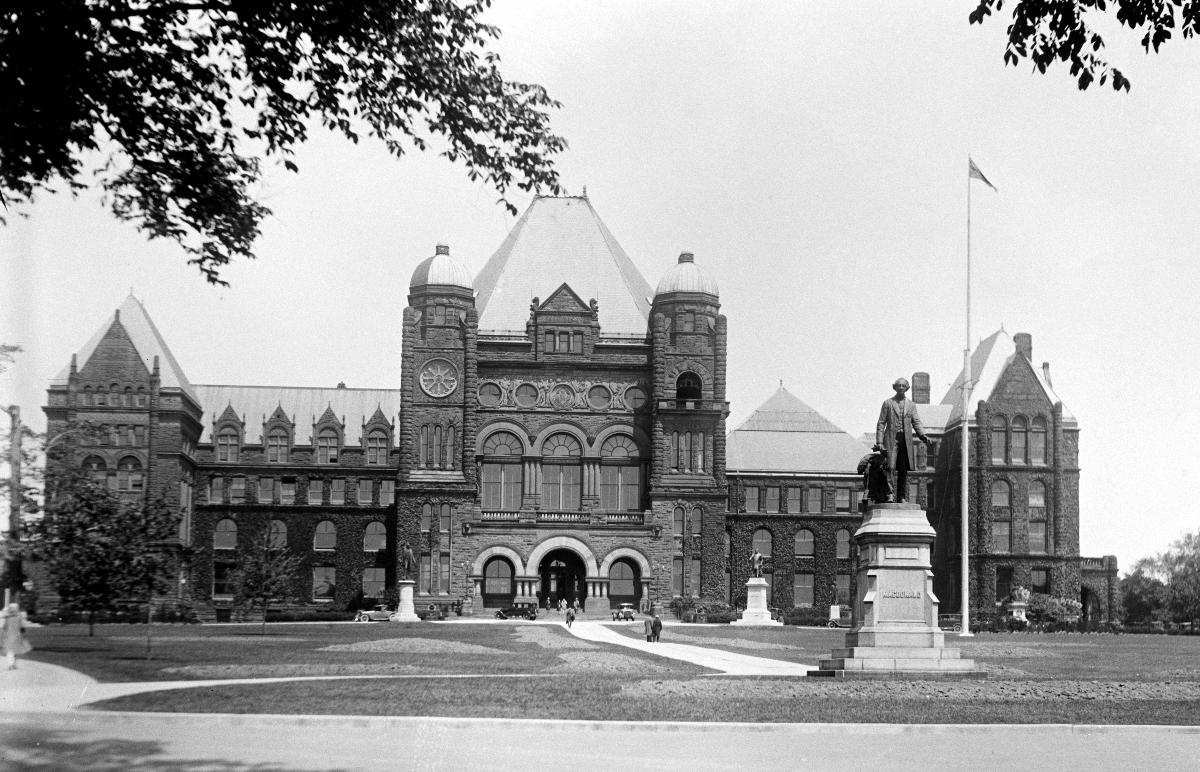 Parlament der Provinz Ontario in Kanada. Foto aus der Zeit von 1909 bis 1923 