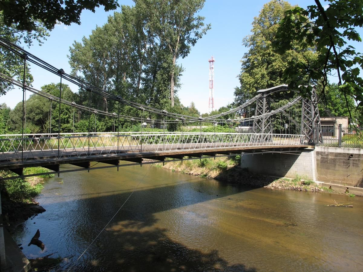 Structurae [en]: Ozimek Suspension Bridge