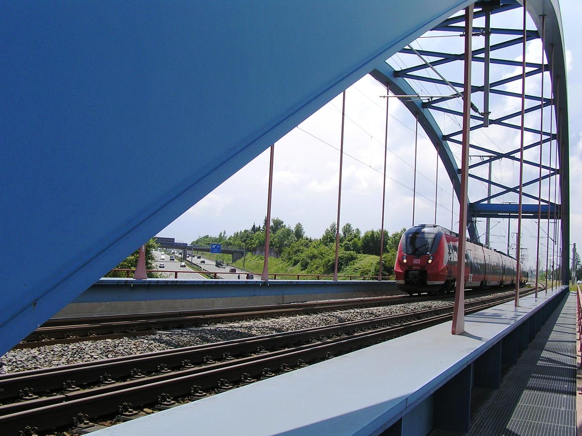 Pont-rail sur l'A9 à Lauf (I) 