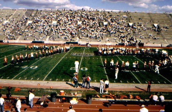 Palmer Stadium, Princeton University Halbzeitshow bei einem Football-Spiel zwischen Princeton und Harvard im alten Palmer Stadium der Princeton University