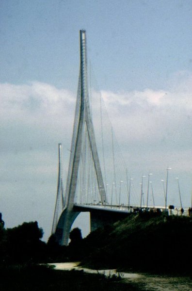 Pont de Normandie entre Le Havre et Honfleur 