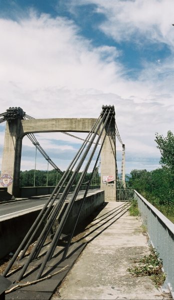 Pertuis Suspension Bridge 