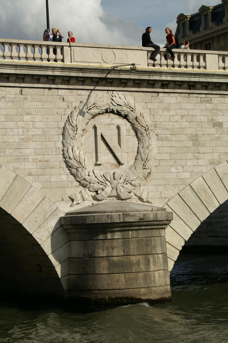 Dégradé, le célèbre pont des Arts à Paris sera finalement rénové