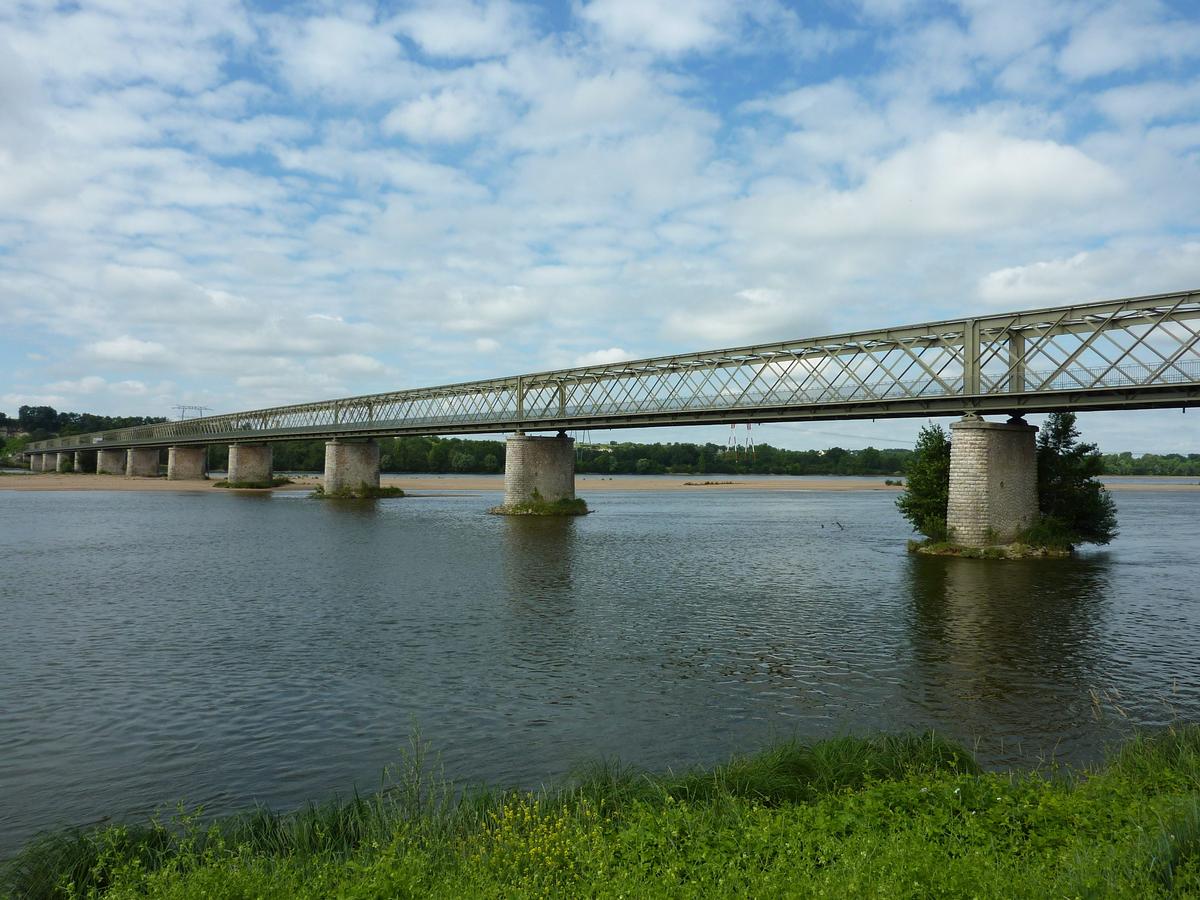Loirebrücke Varennes-Montsoreau 