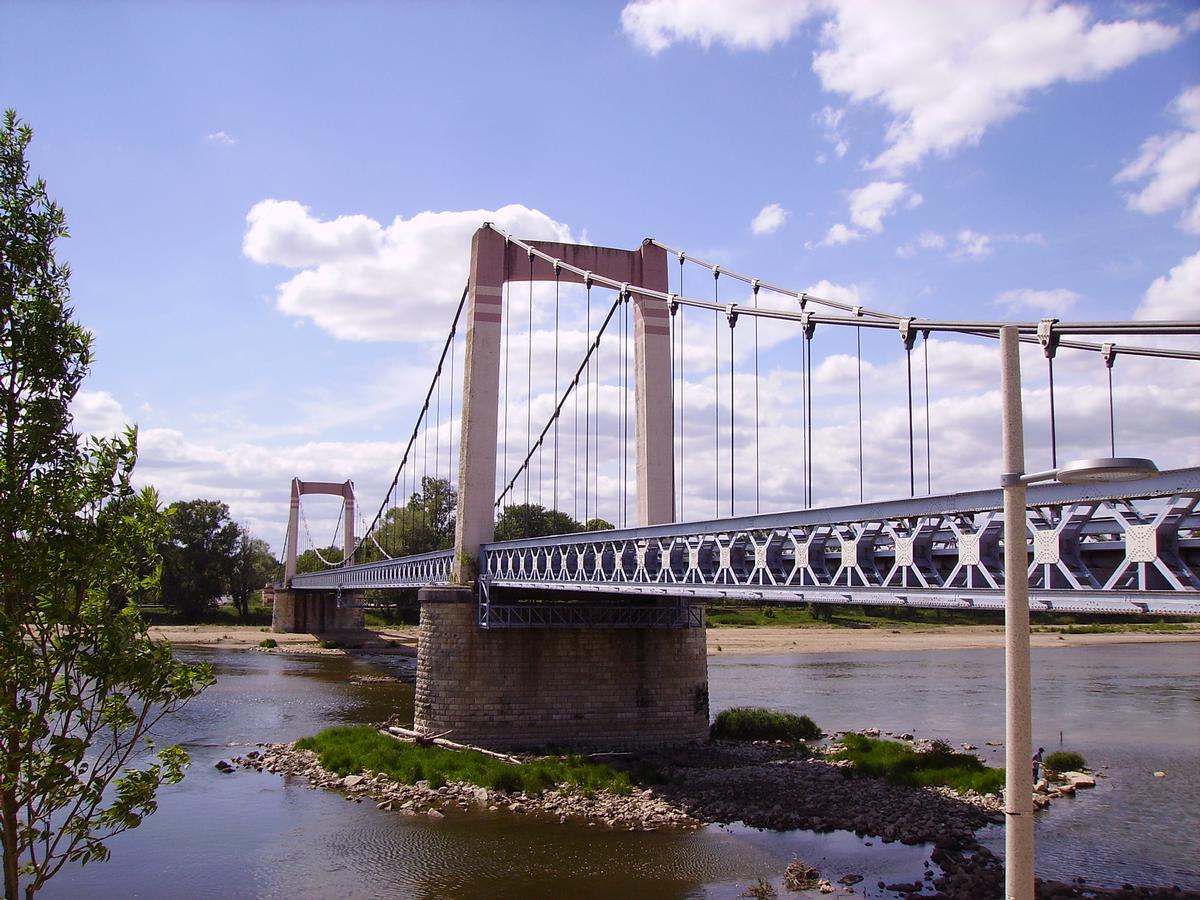 Cosne Suspension Bridge 