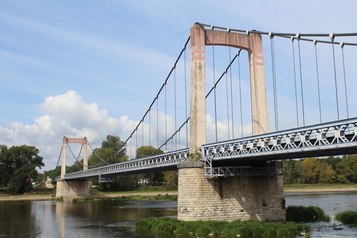 Pont suspendu de Cosne 