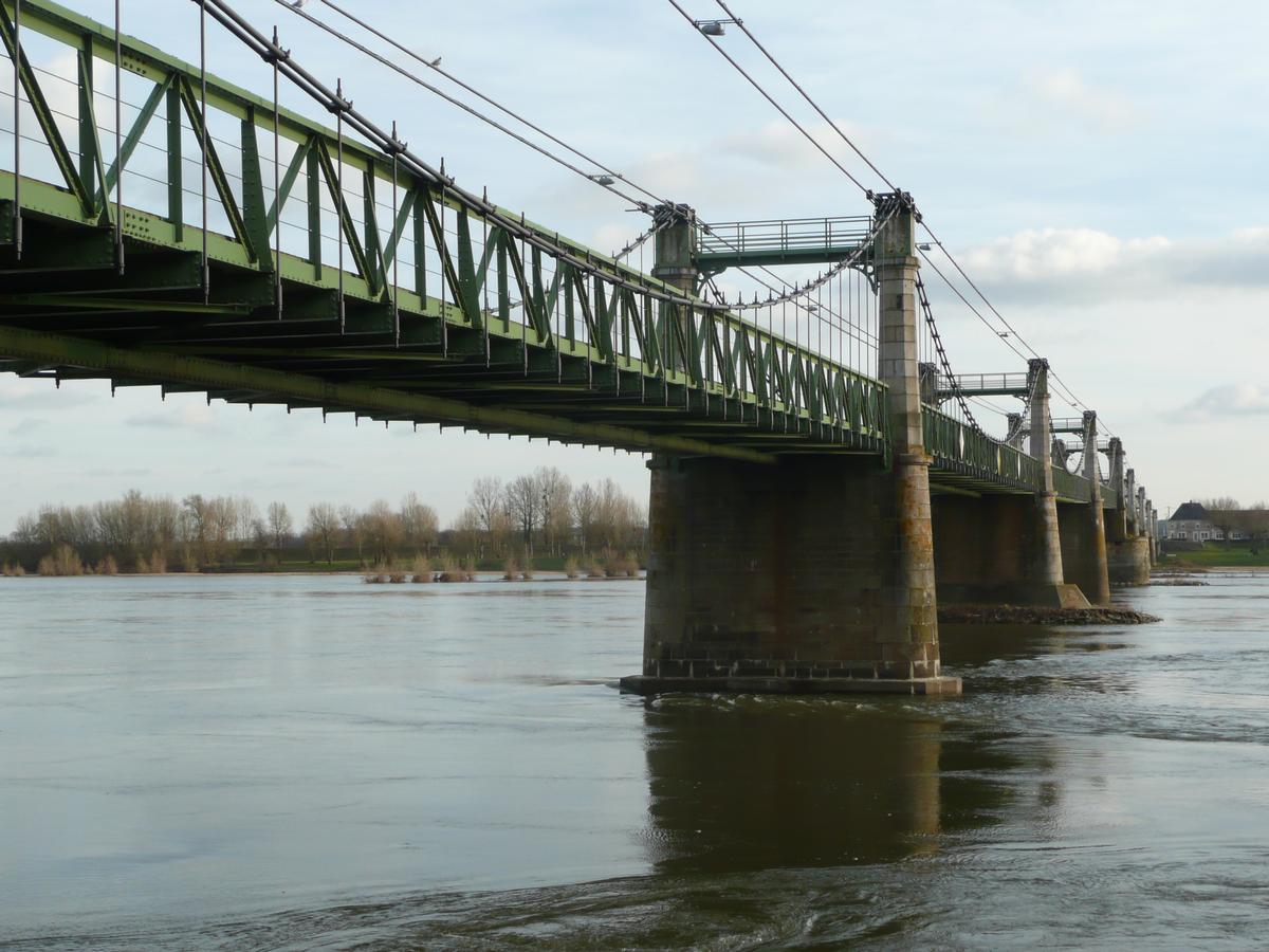 Ingrandes-sur-Loire Bridge 