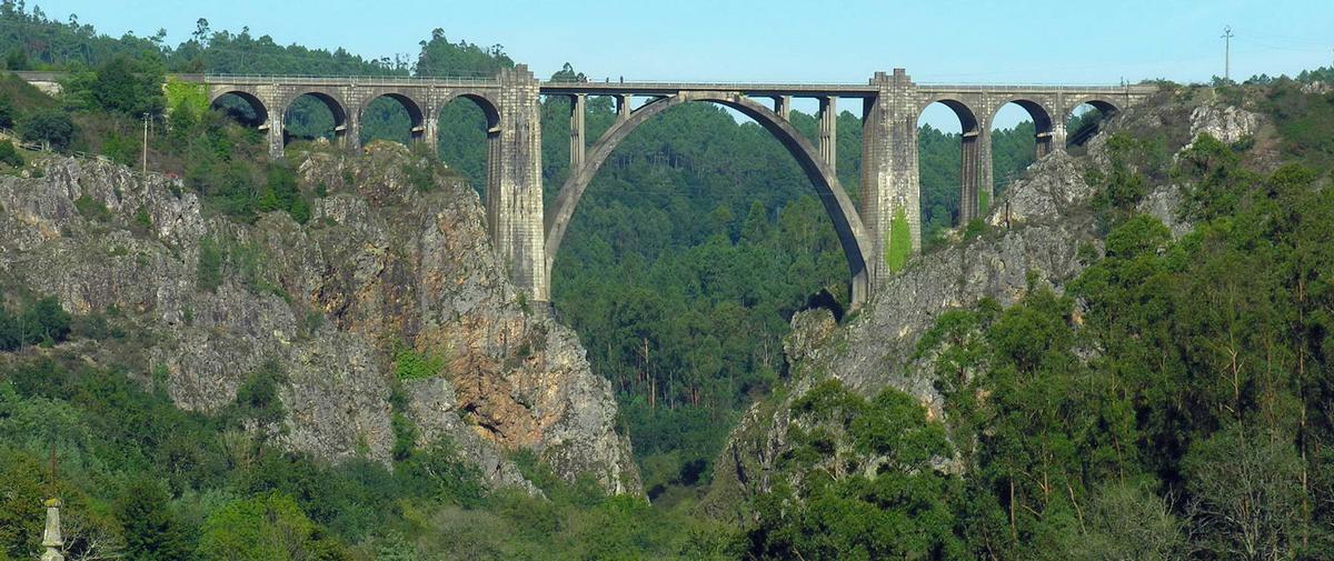 Pont ferroviaire sur l'Ulla 