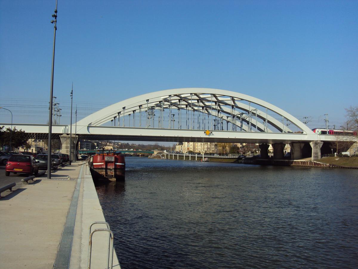 Saint-Ouen-l'Aumône Railroad Bridge 