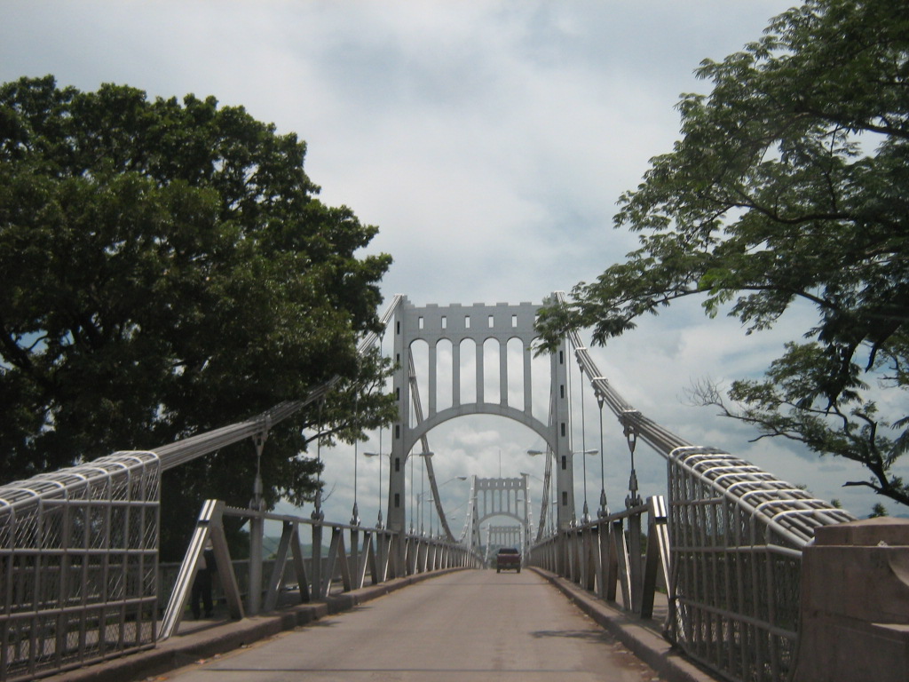 Pont suspendu sur le Rio Choluteca 