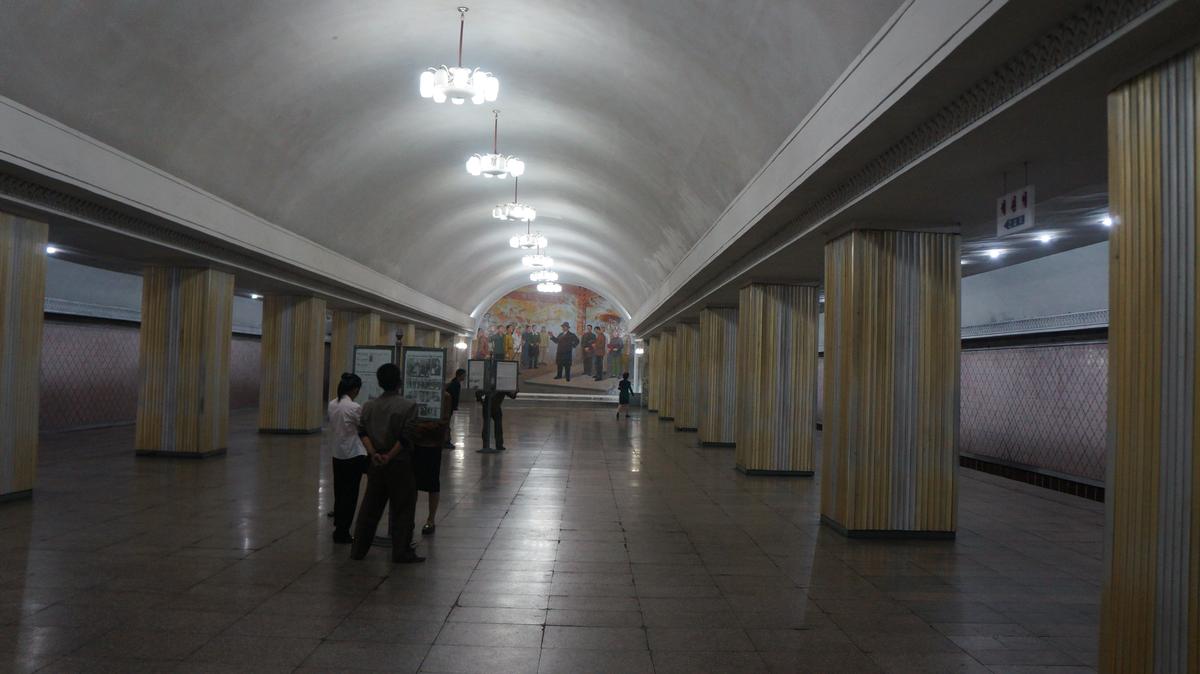 Metrobahnhof Hyŏksin 