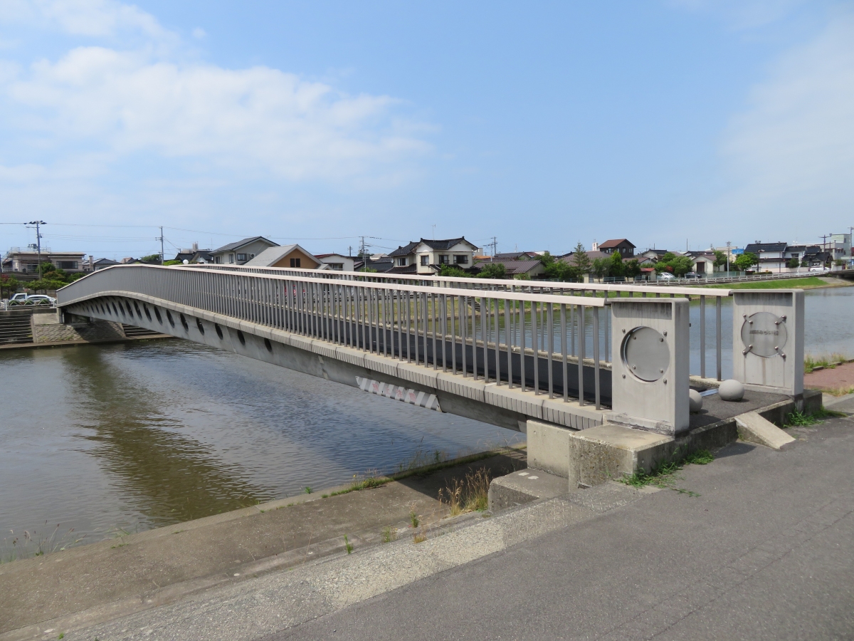 Sakata Mirai Footbridge 
