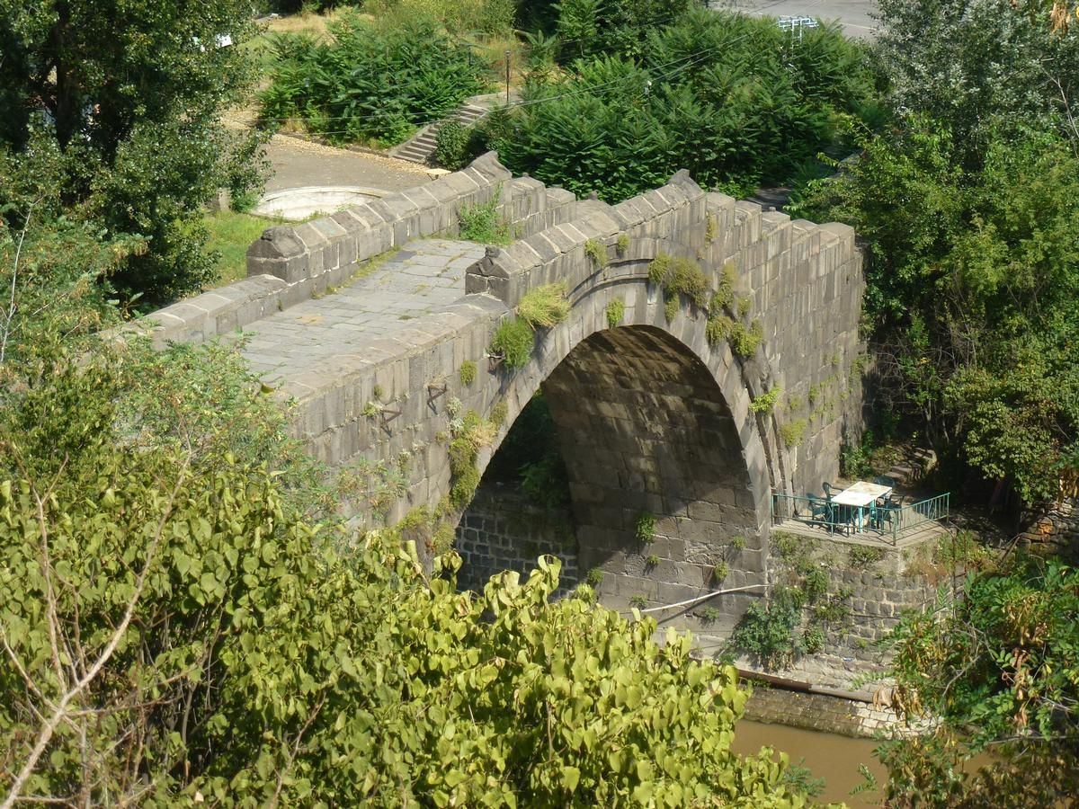 Pont de Sanahin 