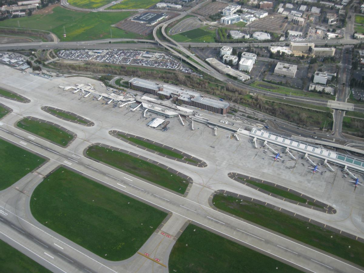 Aéroport international de San José 
