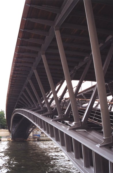 Solférino-Brücke vor der Freigabe für Fußgänger 