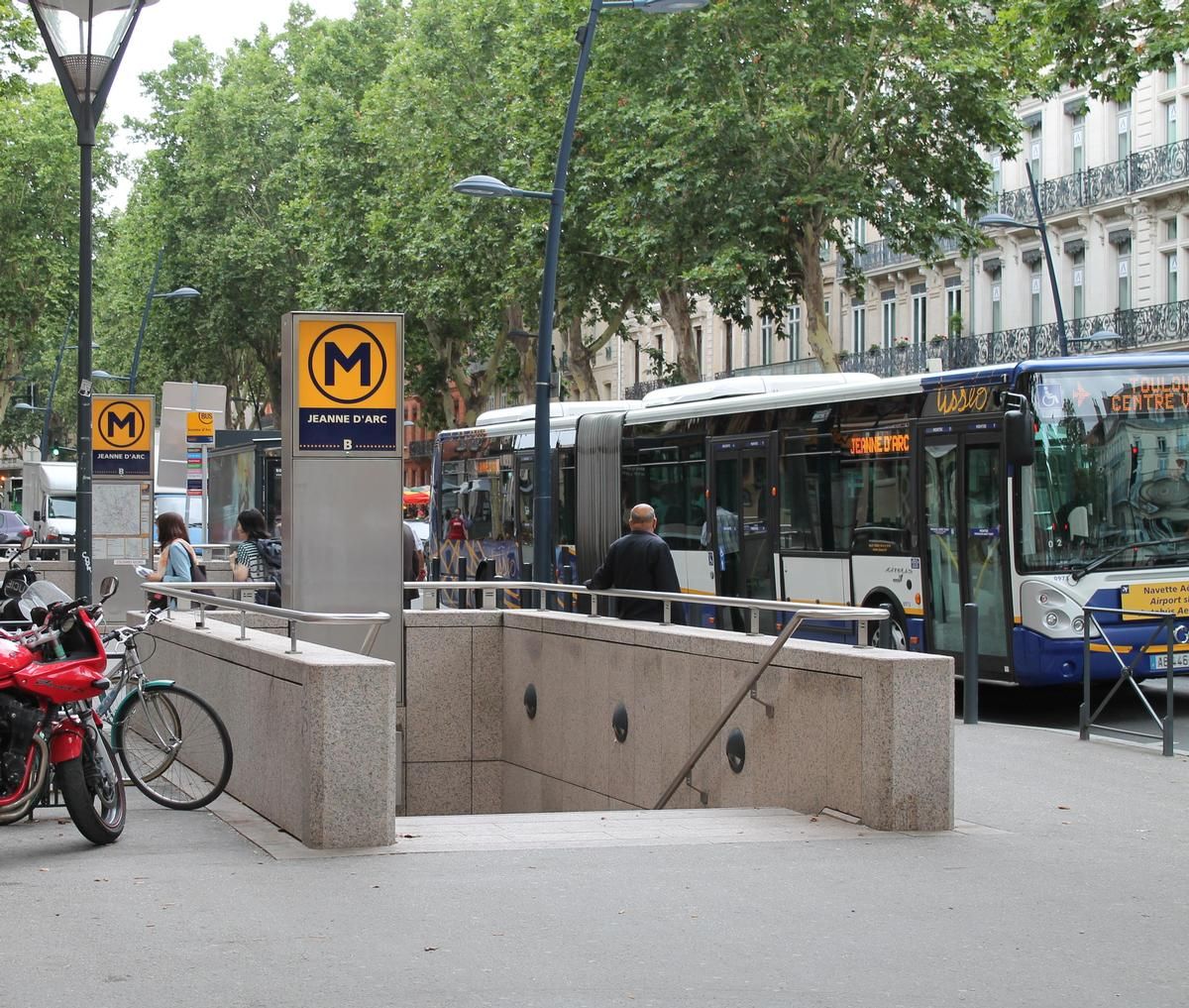 Metrobahnhof Jeanne-d'Arc 
