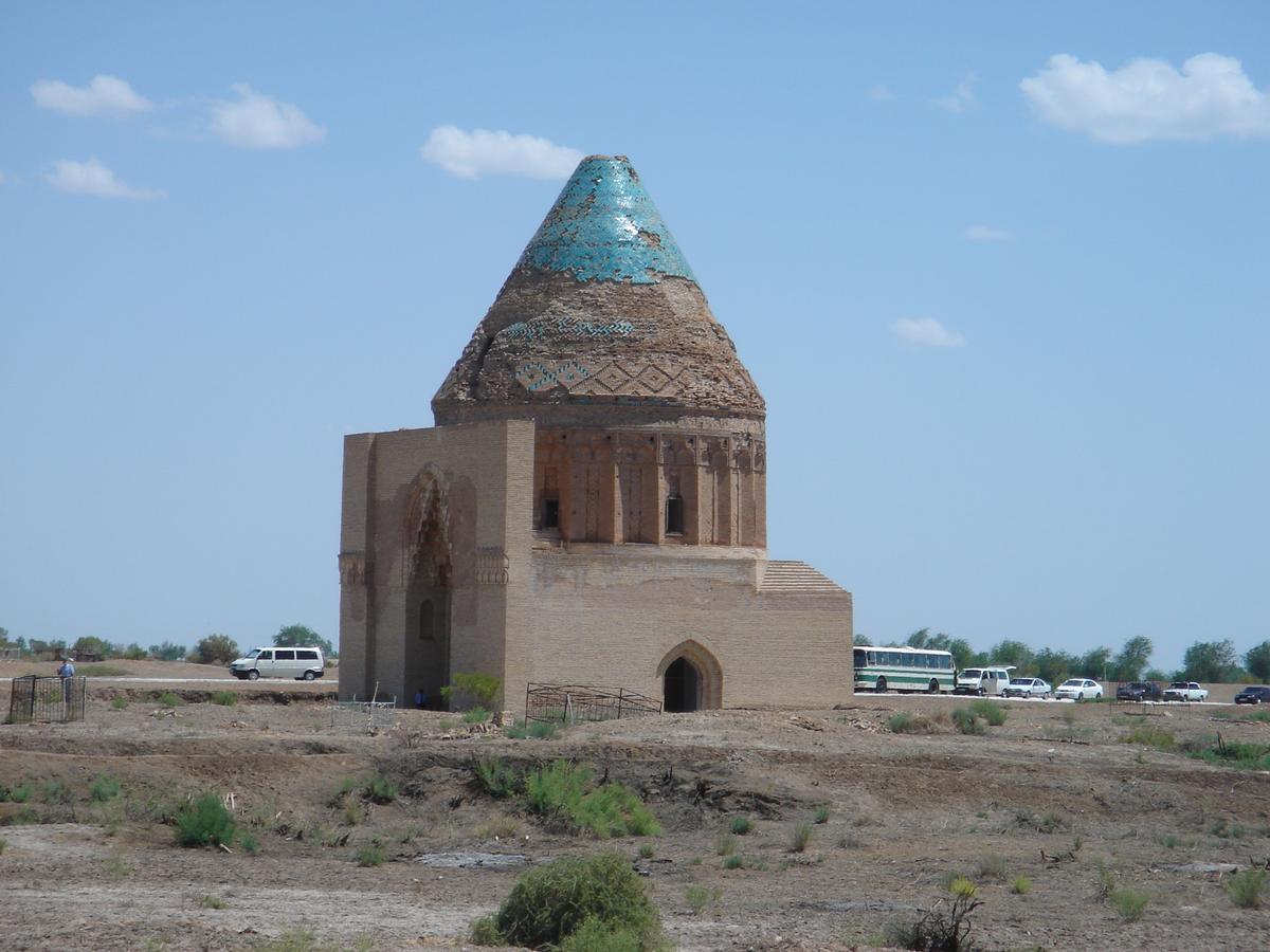 Sultan Tekesh Mausoleum 