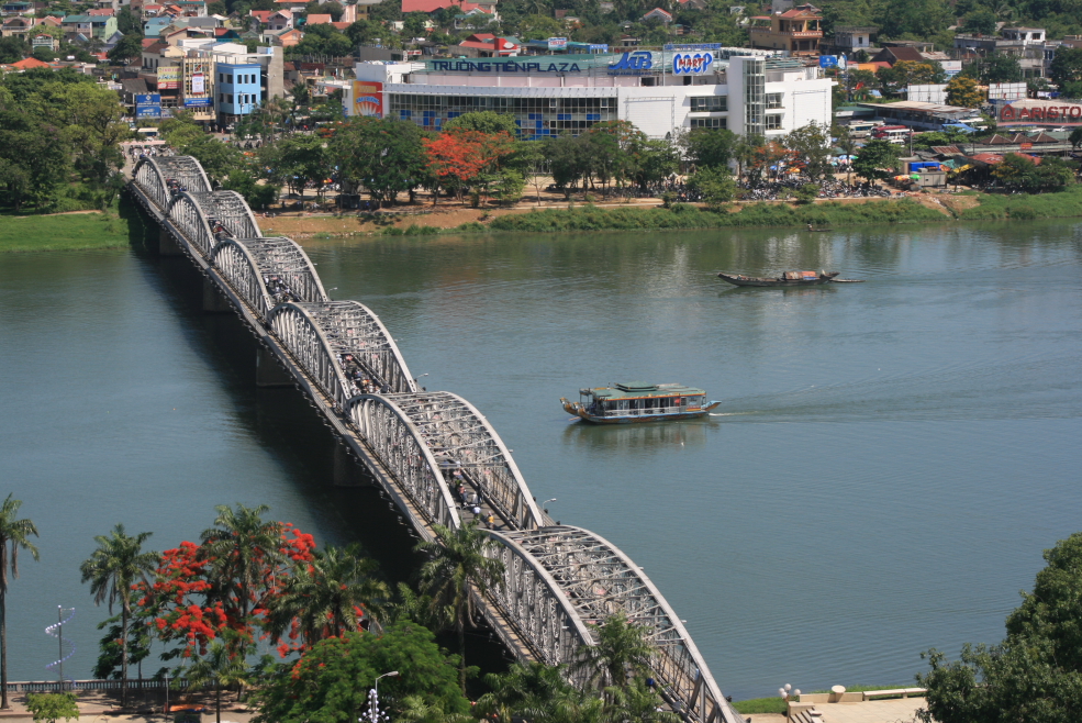 Pont Truong Tien 