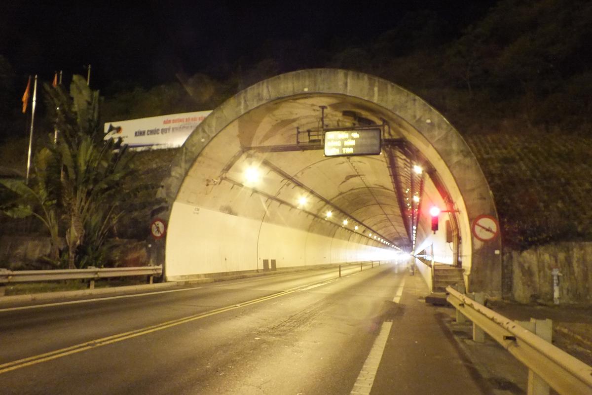 Hai Van Pass-Tunnel 