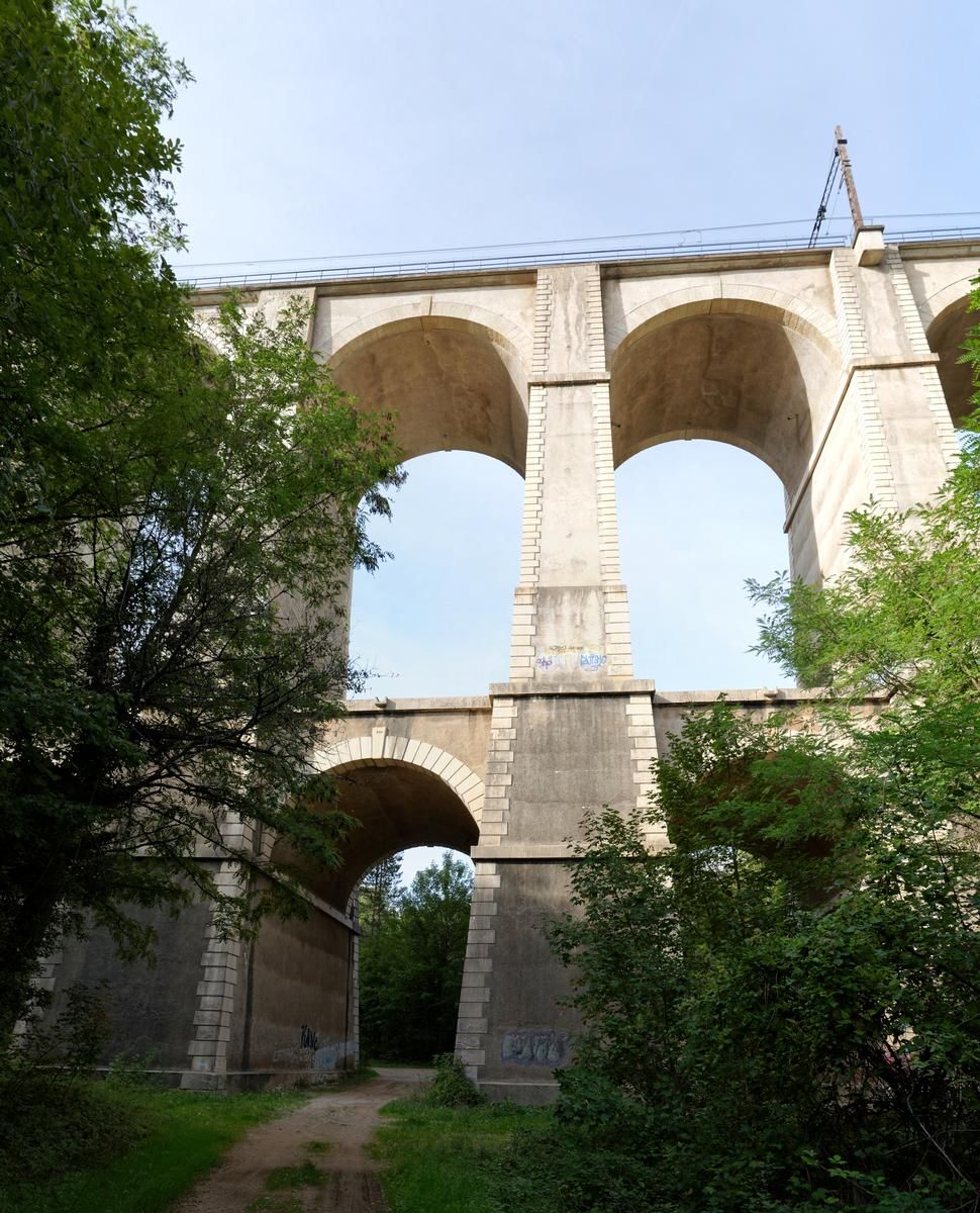 Combe-de-Fin Viaduct 