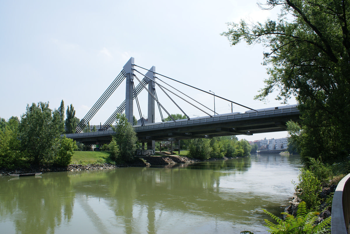 Brücke der U6 über den Donaukanal, Wien 