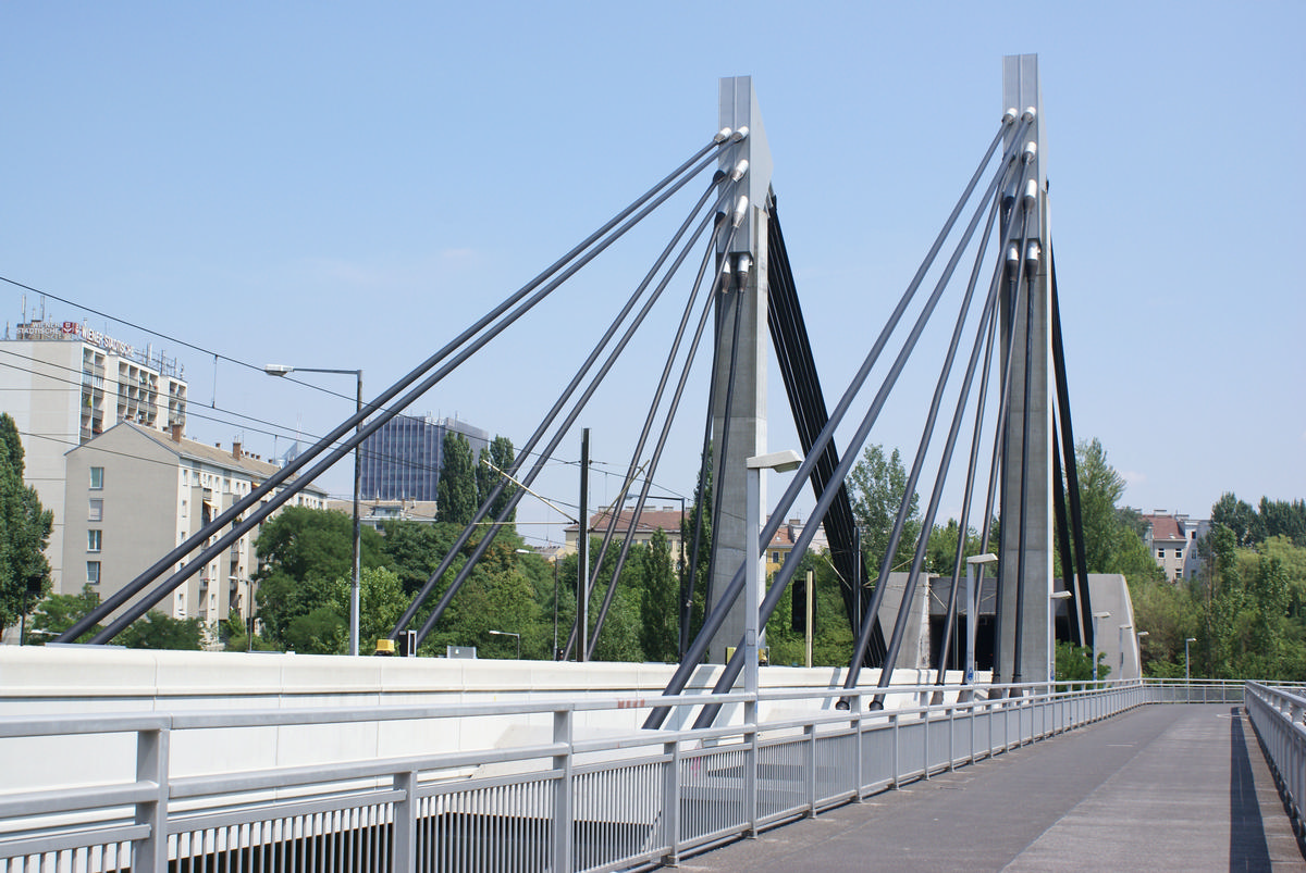 Brücke der U6 über den Donaukanal, Wien 