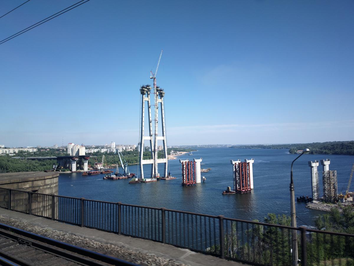 Neue Dnjeprbrücke Saporishshja (neuer Dnepr) 