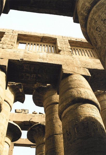 Hypostyl/Großer Säulensaal in der Tempelstadt von Karnak 