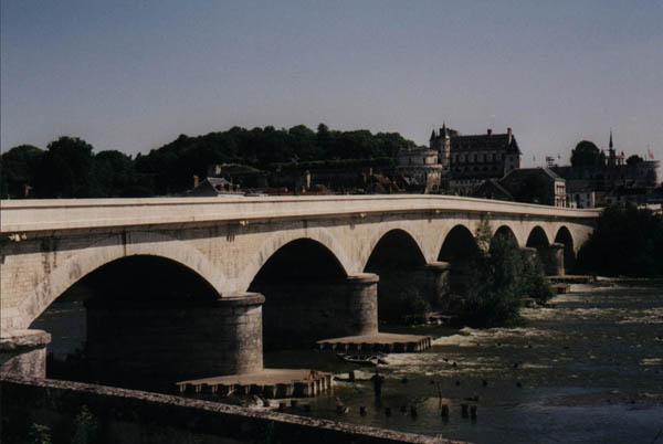 Pont du Général Leclerc, Amboise. 