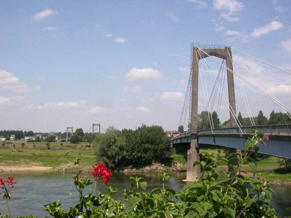 Pont suspendu de Varade, Pont de Saint-Florent-le-Vieil 